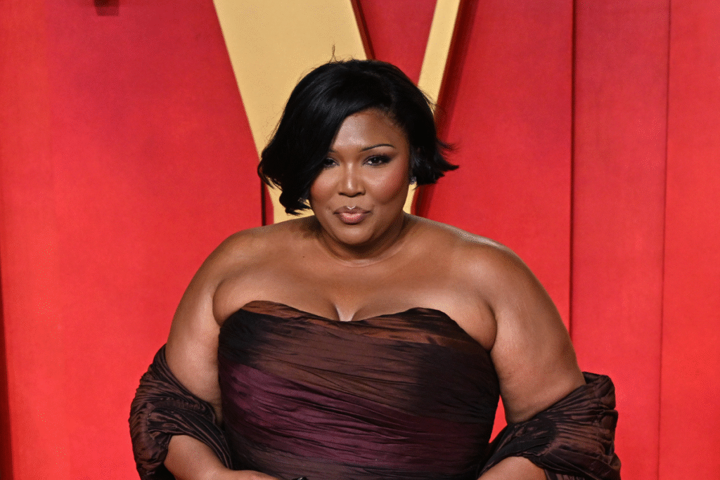 Lizzo Breaks Down In Tears, Feels She Is Going Insane