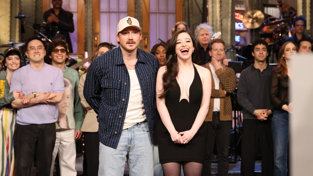 Musical guest Morgan Wallen and host Mikey Madison during Goodnights & Credits on 'Saturday Night Live.'