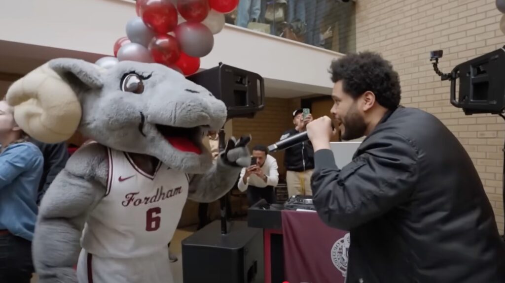 Kali Uchis: Sincerely, Complex Exclusive Shiny Starlight Vinyl