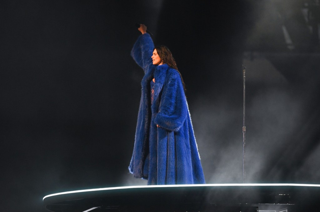 Dua Lipa Covers ‘Nothing Compares 2 U’ in Honor of Sinead O’Connor Dua Lipa Covers 'Nothing Compares 2 U' in Honor of Sinead O'Connor