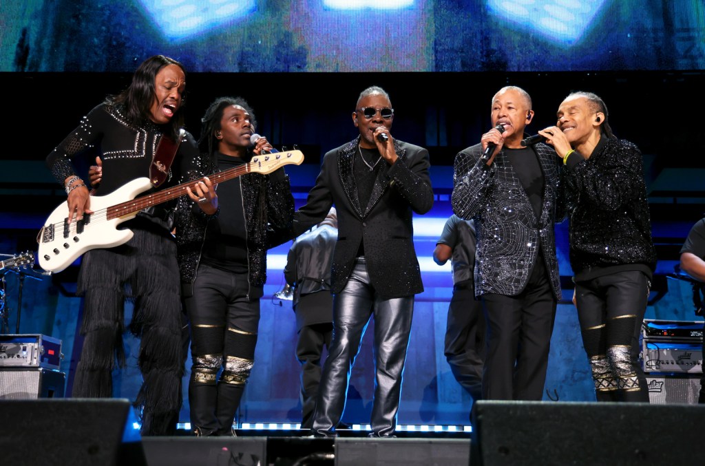 How to Buy Affordable Tickets to Earth, Wind & Fire on StubHub How to Buy Affordable Tickets to Earth, Wind & Fire on StubHub