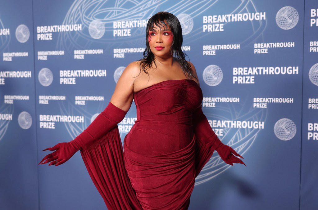 Lizzo Reacts to Trump Parade Performance of ‘About Damn Time’ Lizzo Reacts to Trump Parade Performance of 'About Damn Time'
