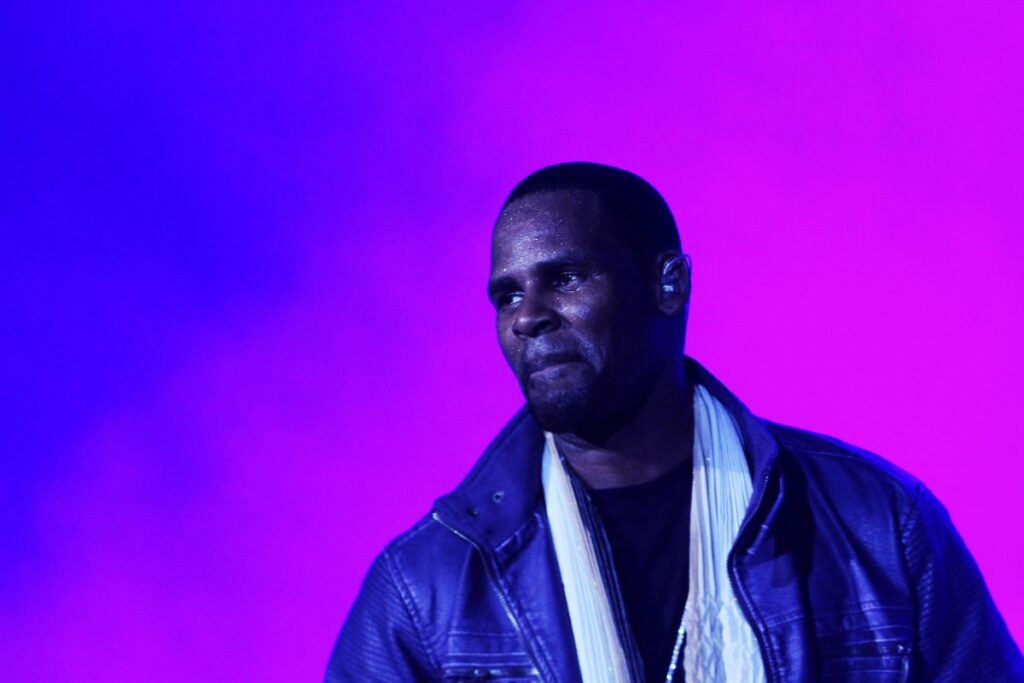 R. Kelly Overdoses, Rushed To Hospital