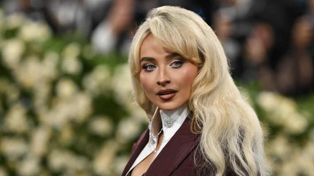 Karol G: Tropicoqueta (Complex Exclusive Dragon Fruit Pink 2LP Vinyl)