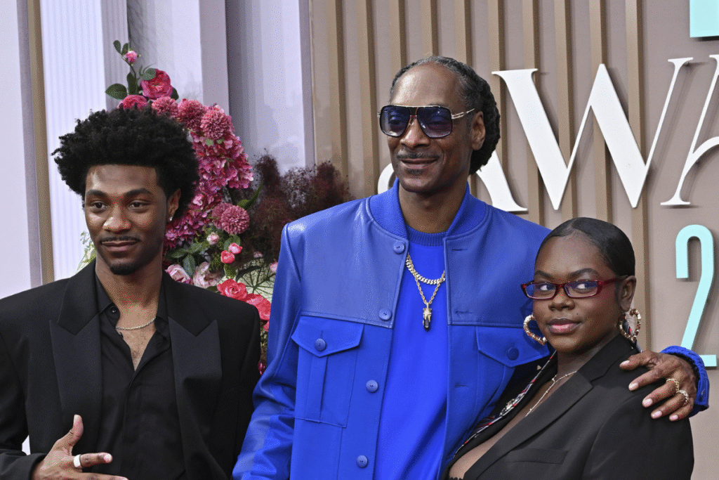 Snoop Dogg Handpicked Jonathan Daviss To Play Him In New Biopic