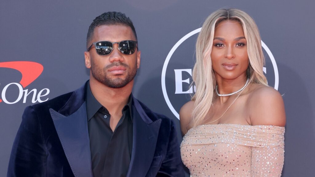 Ciara Sad She Never Met Russell Wilson’s Late Father KAWS X Clipse LGSEO Tee Box Set 8