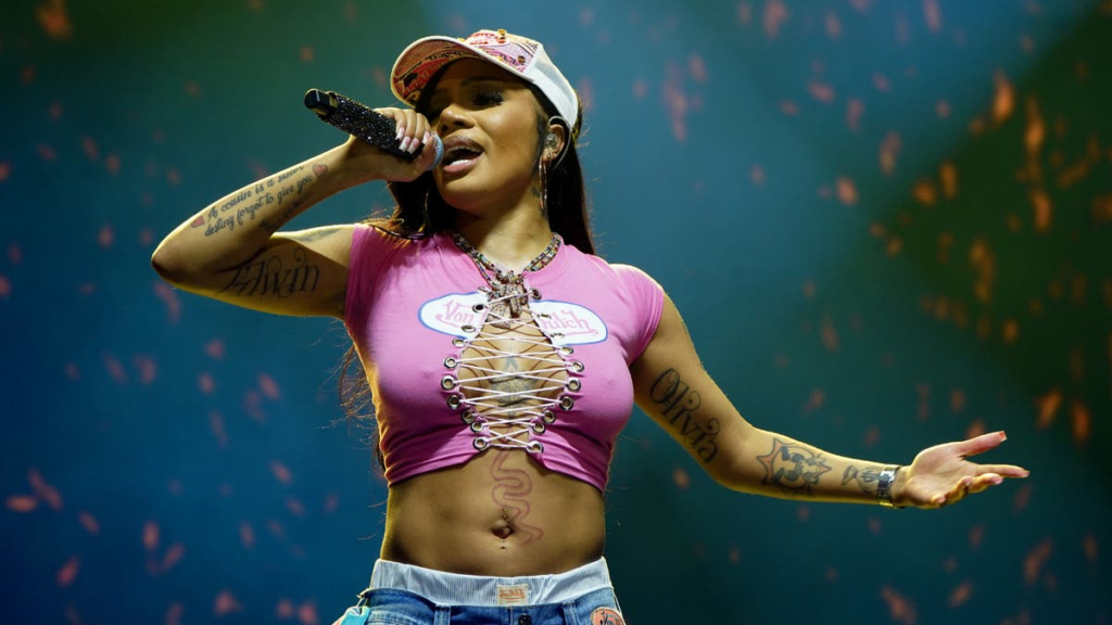 GloRilla’s Lawyers Say She Is The Real Victim In Drug Arrest GloRilla’s Lawyers Say She Is The Real Victim In Drug Arrest