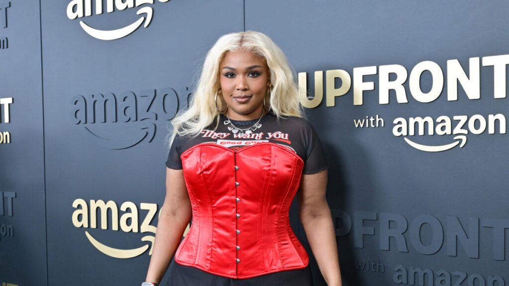 Lizzo Announces ‘My Face Hurts From Smiling’ Mixtape Lizzo Announces ‘My Face Hurts From Smiling’ Mixtape