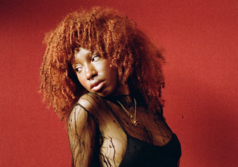 UK R&B Riser Cari Stuns With “Luvhii” Performance KAWS X Clipse LGSEO Tee Box Set 8