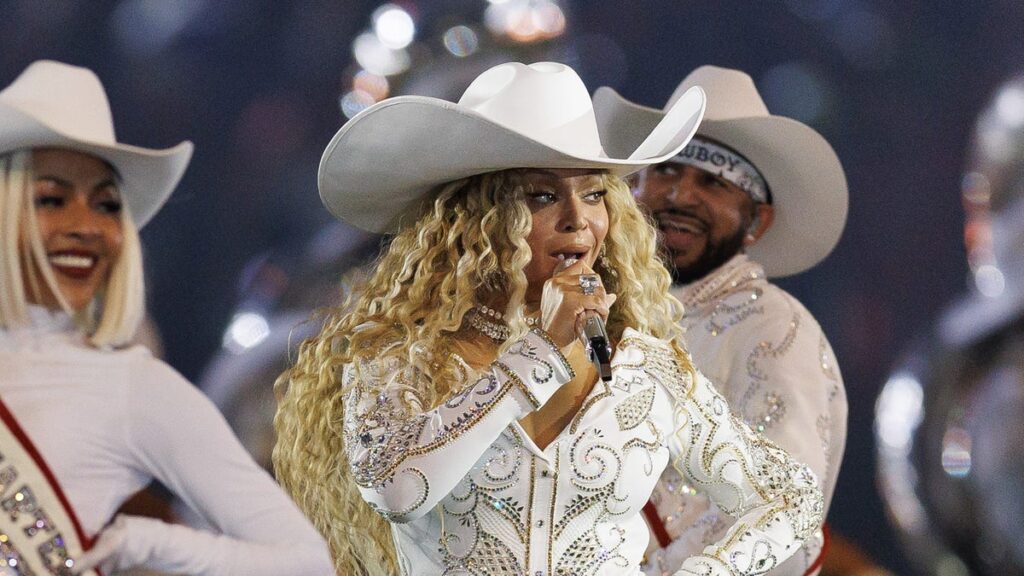 Beyoncé Stars In Levi’s “The Denim Cowboy” Ad Beyoncé Stars In Levi’s “The Denim Cowboy” Ad