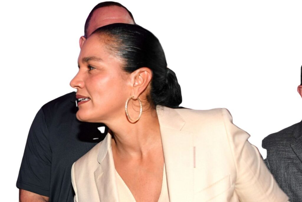 Doctor At Center Of War Between Roc Nation CEO, Daughter, Fights To Save Rep