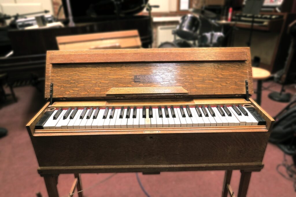 FrozenPlain Dulcitone brings century-old sound for modern music