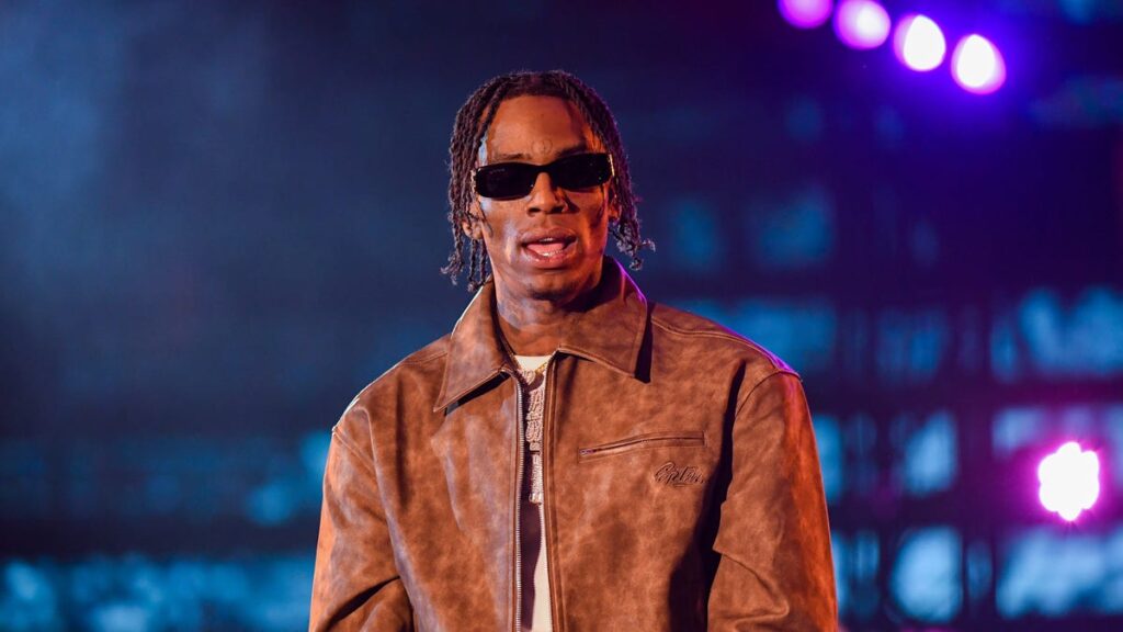 Soulja Boy Arrested For Suspected Firearm Possession In LA Soulja Boy Arrested For Suspected Firearm Possession In LA