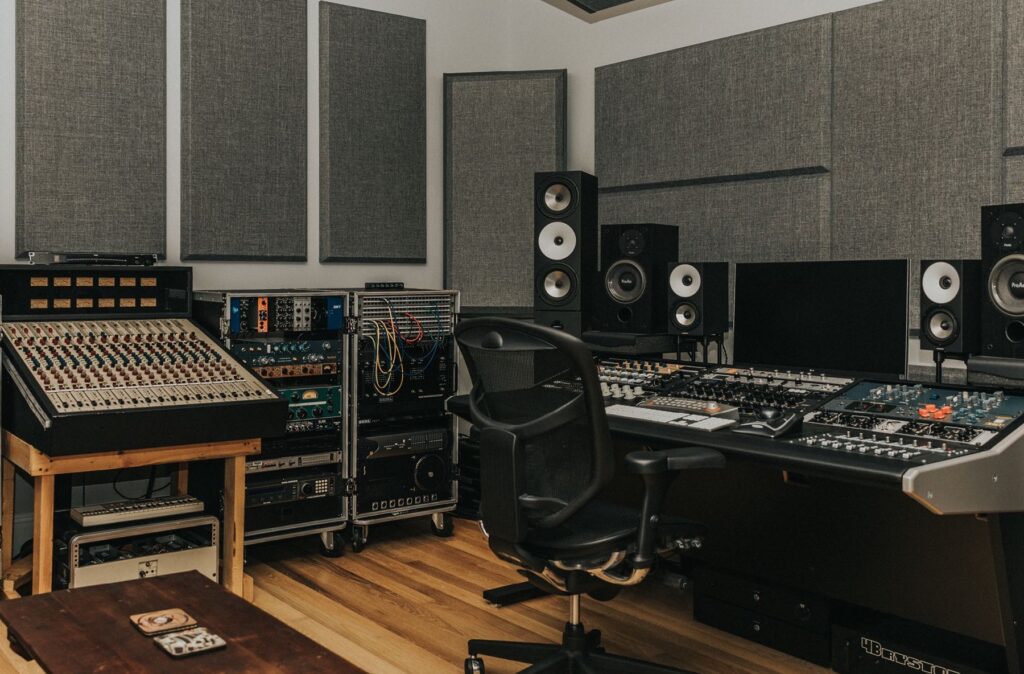 7 Essential Acoustic Treatment Steps for Your Home Studio 2025 -