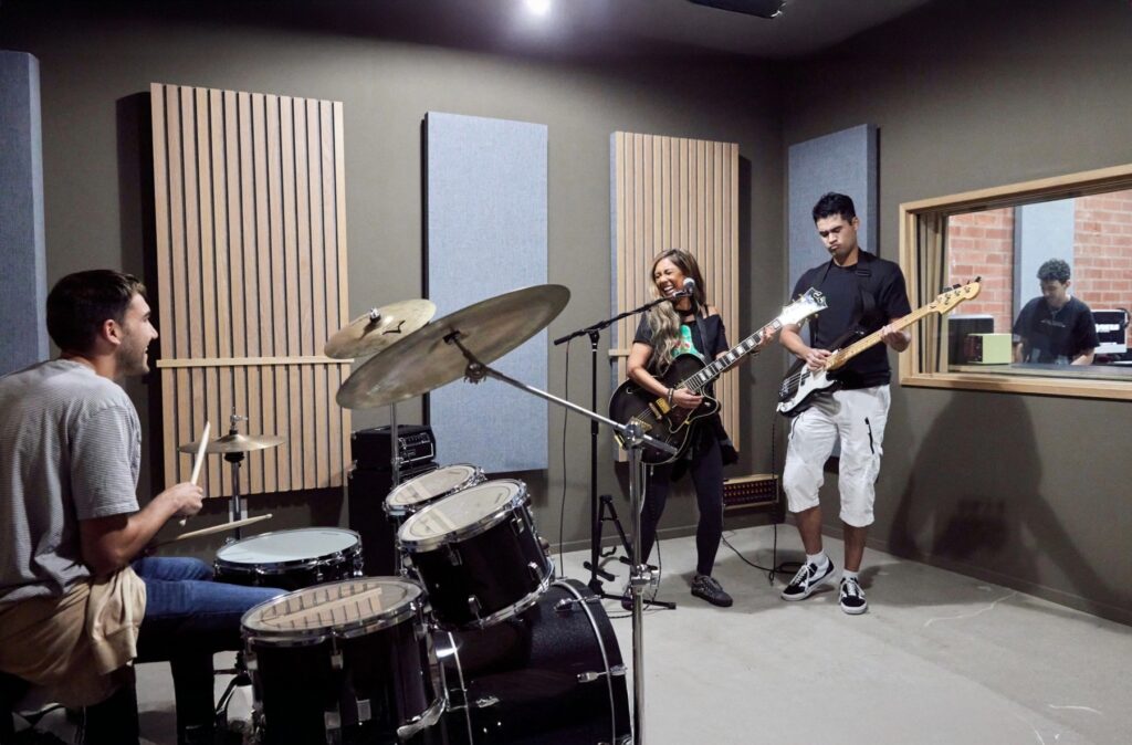 Parents’ Guide to Choosing a Music School in Los Angeles  -