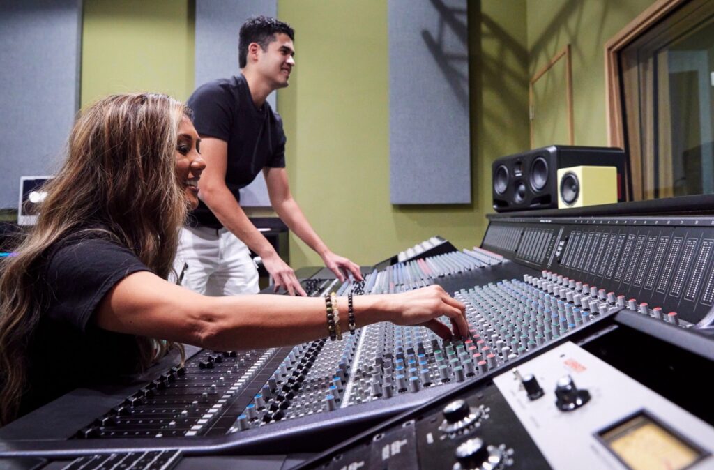 Why LA Is the Best City to Study Music Production  -