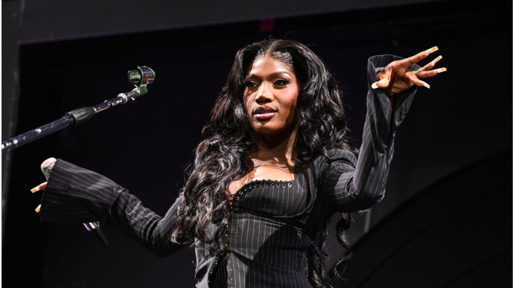 Doechii Gave Ayo Edebiri A Lap Dance At Camp Flog Gnaw 2025 Doechii Gave Ayo Edebiri A Lap Dance At Camp Flog Gnaw 2025