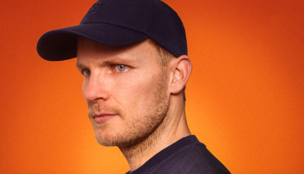 Mitch de Klein shares production habits from 10 years using Komplete Mitch de Klein shares production habits from 10 years using Komplete