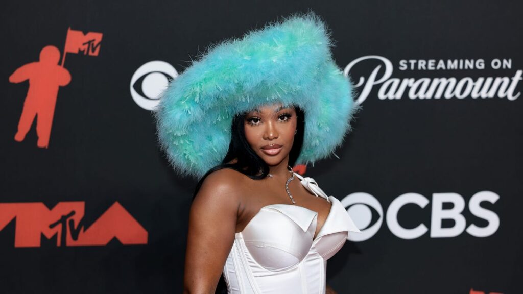 Summer Walker Announces ‘Finally Over It’ Escape Room Event Summer Walker Announces ‘Finally Over It’ Escape Room Event