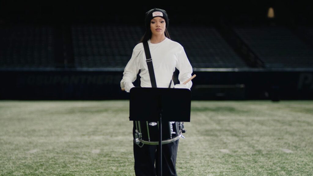 GloRilla Unveils New Singles “MARCH” And “Special” GloRilla Unveils New Singles “MARCH” And “Special”